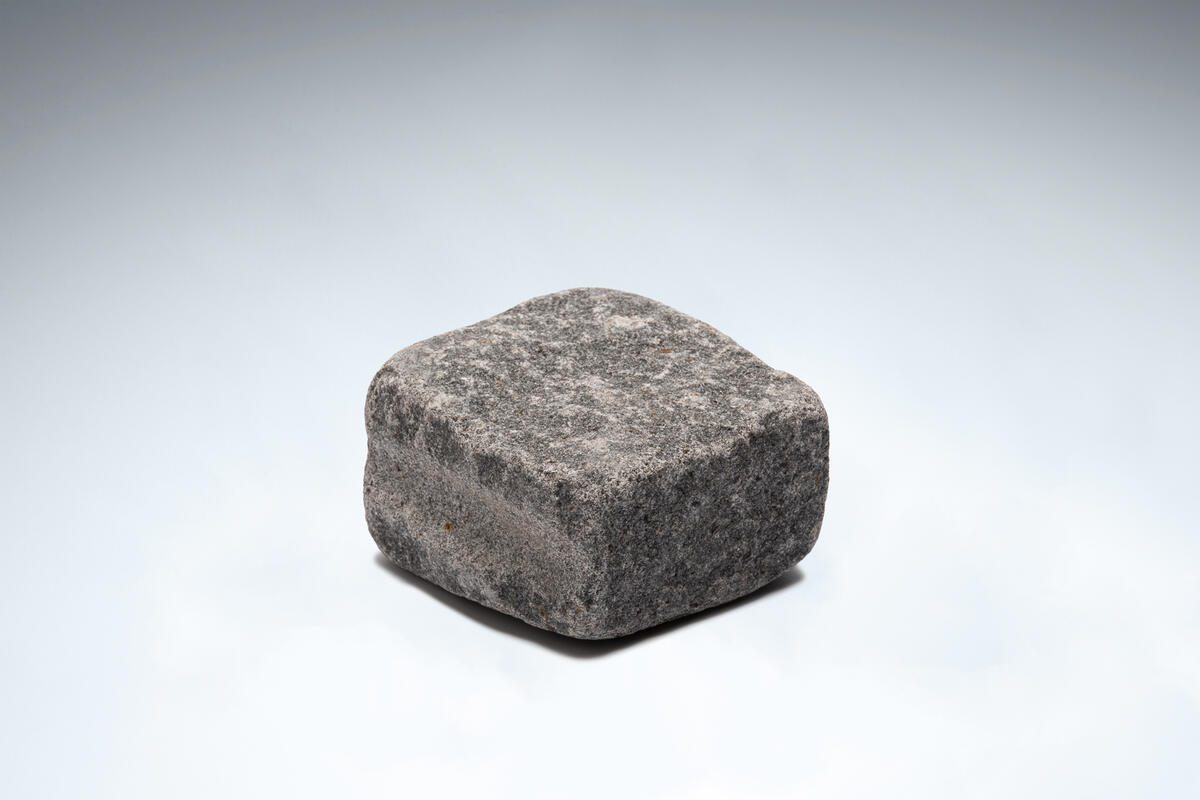 Black Tumbled Granite Setts 100 x 100 x 50 Unit