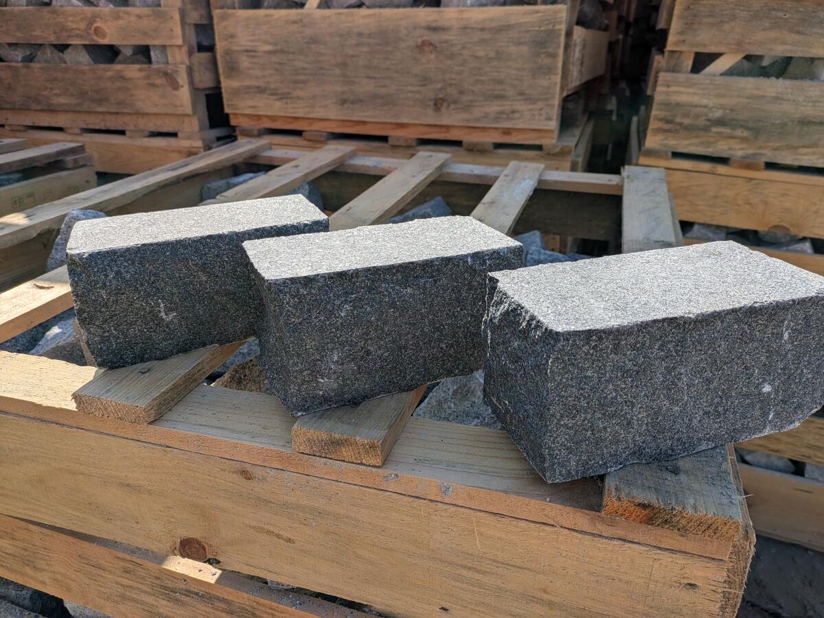 Black Flamed Top Finish 200 x 100 x 100 Unit
