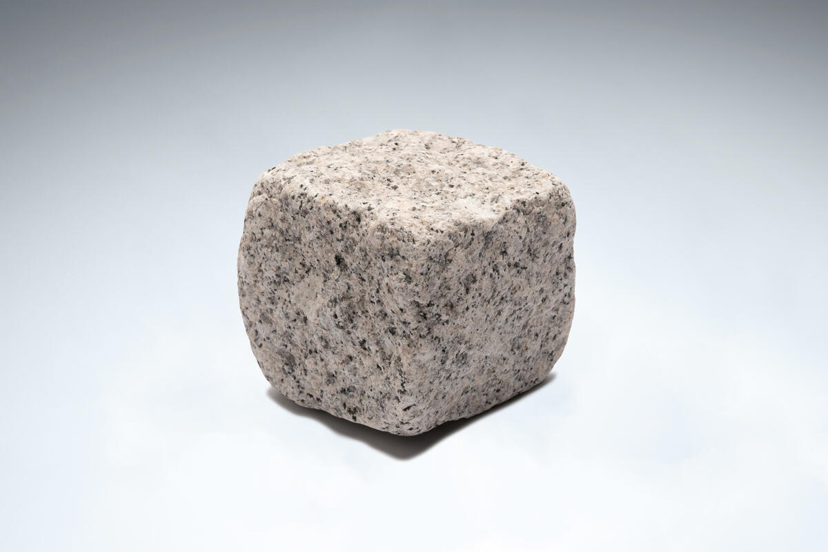 Light Grey Tumbled Granite Setts 100 x 100 x 100