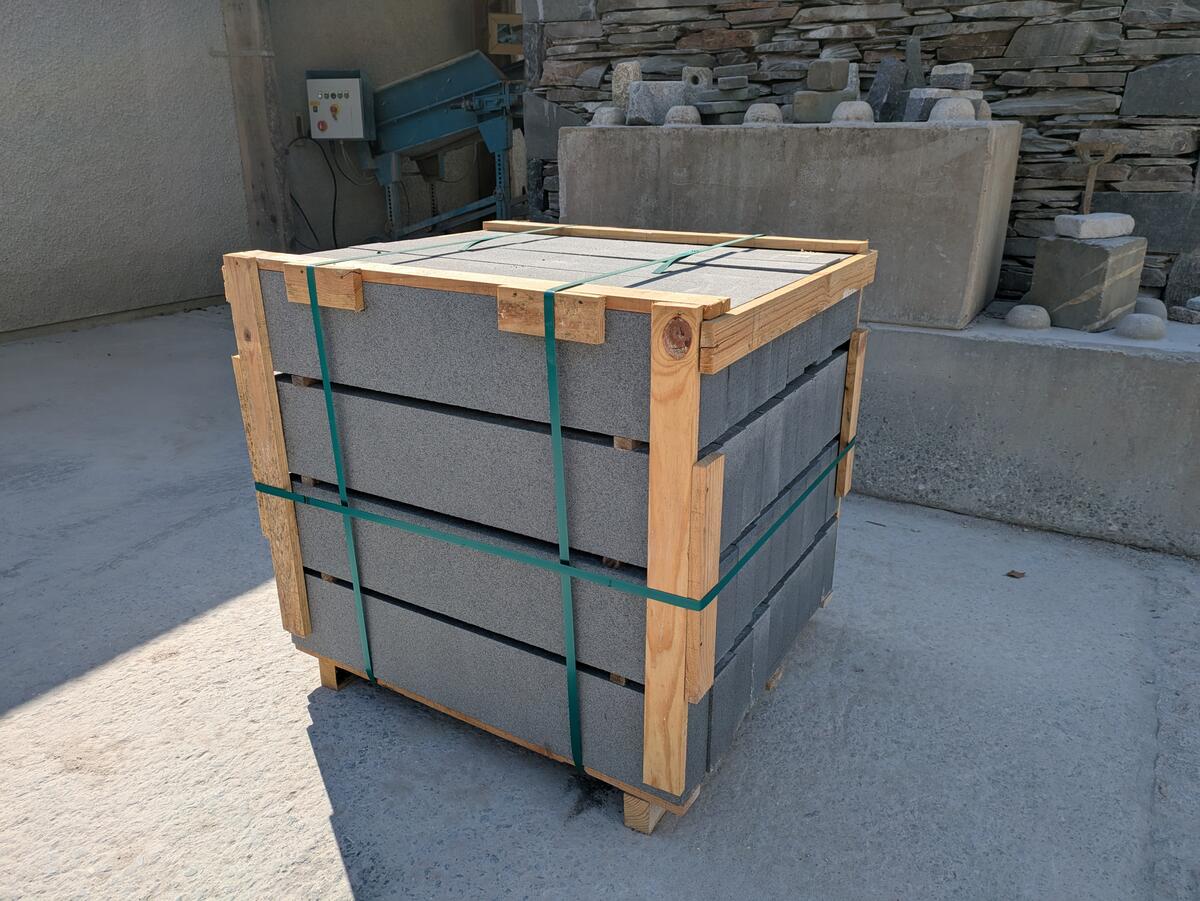 Black Finished Granite Kerbs