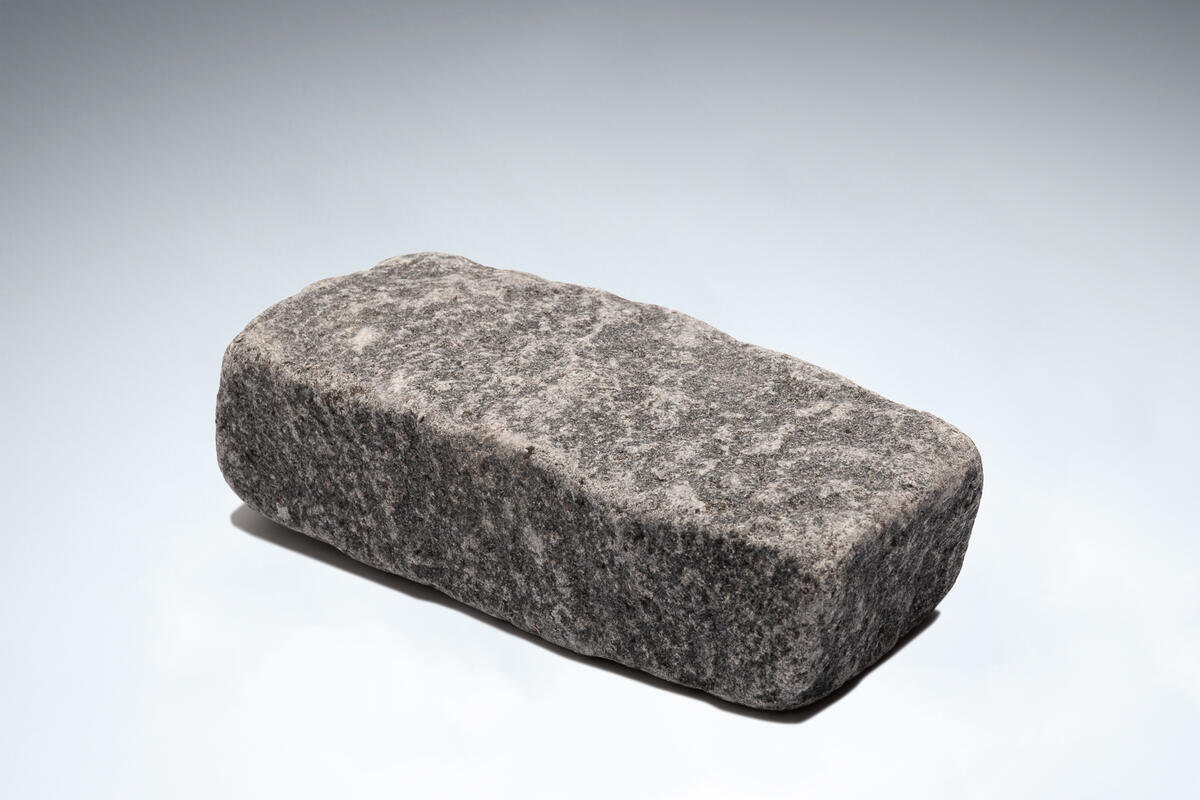 Black Tumbled Granite Setts 200 x 100 x 50