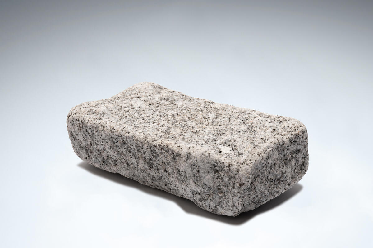 Medium Grey Tumbled Granite Setts 200 x 100 x 50